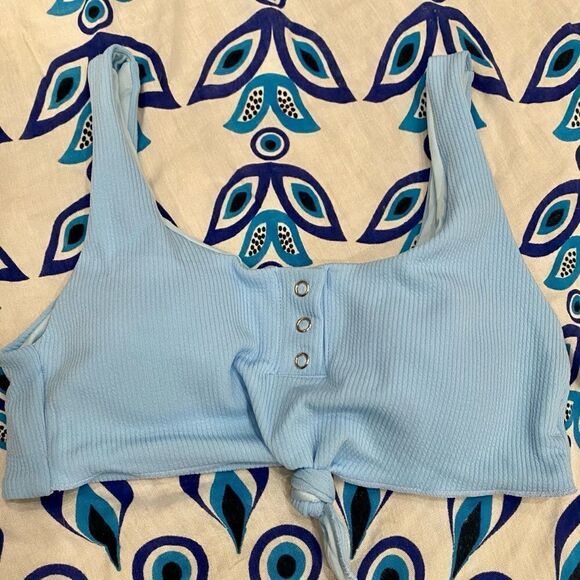 ⭐️ Sweet Girl Light Blue Tie Up Button Bikini Crop Top - Picture 3 of 5